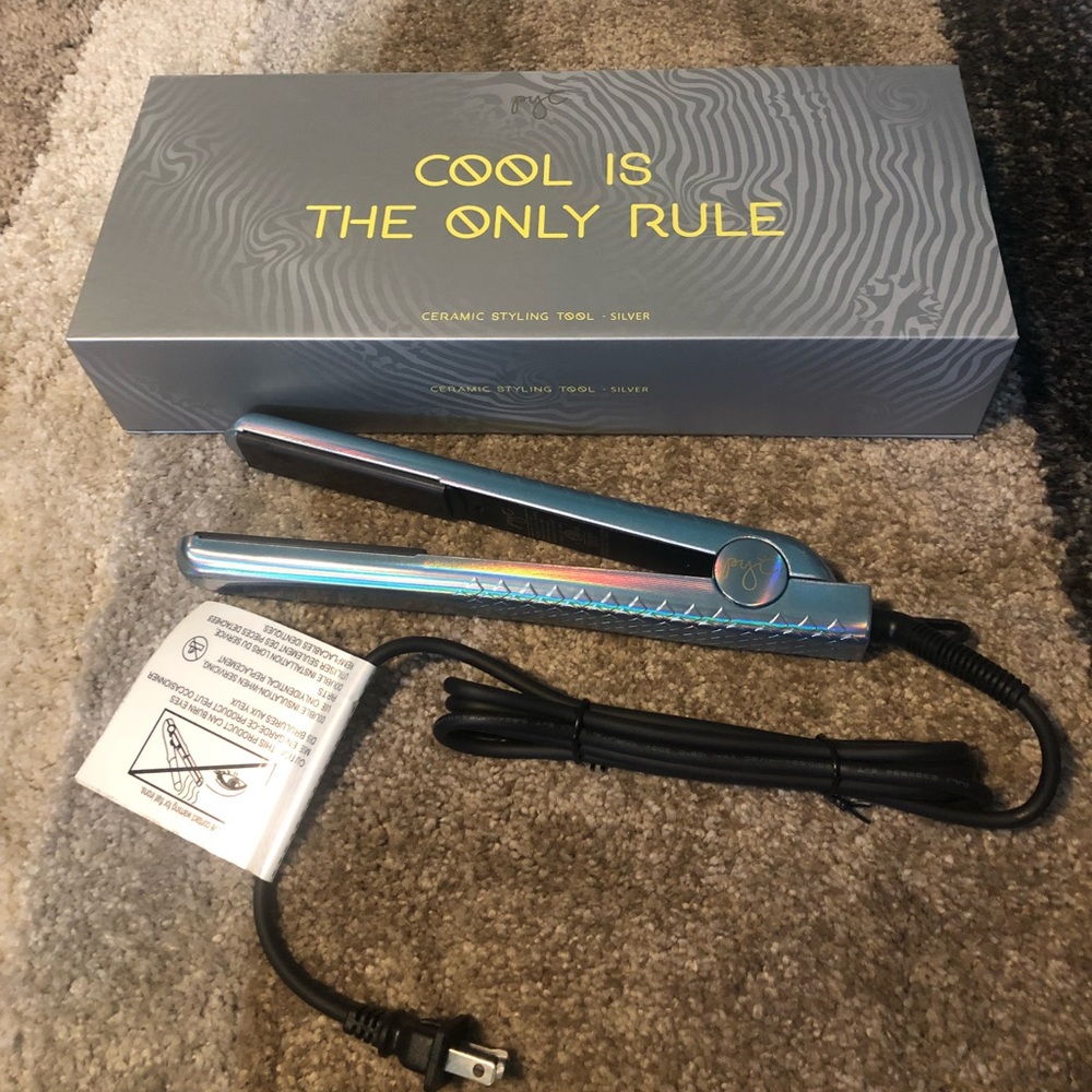 Pyt 1.25 inch ceramic straightener silver NEW